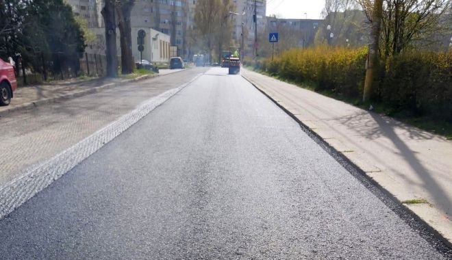 Lucrări de asfaltare, pe aleea Universității din cartierul Tomis Nord - acces2-1585549980.jpg