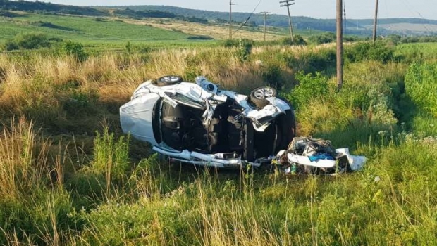 Accident grav! Un mort și trei răniți grav, după ce un autoturism a fost lovit de tren - acci11865000-1562236818.jpg