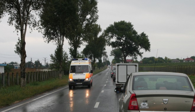 Un tânăr fără permis s-a răsturnat cu mașina, între Peștera și Medgidia - accident-1323596735.jpg