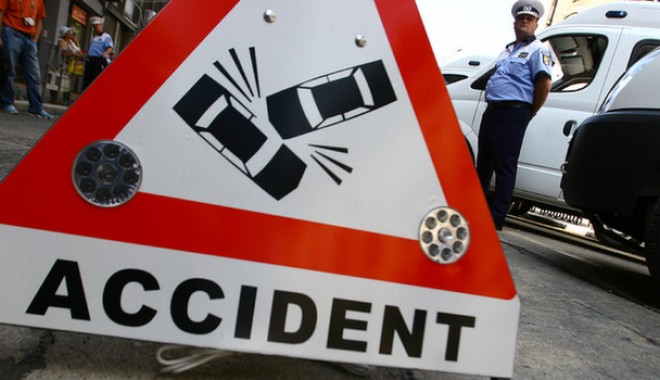 Ravagii făcute de o șoferiță beată - accident-1326440345.jpg