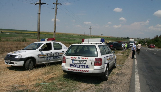 S-au răsturnat cu mașina pe drumul ce leagă Ovidiu de Mihail Kogălniceanu - accident-1337264768.jpg