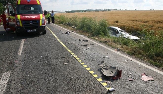 Impact între un tir și un Volkswagen Golf în apropiere de Mangalia - accident-1338384637.jpg