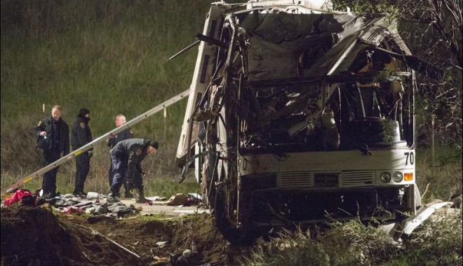 Grav accident rutier în California - accident-1360021816.jpg