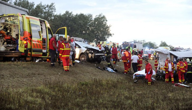 Șoferul bulgar suspectat de producerea accidentului din Ungaria a fost arestat - accident-1377935142.jpg