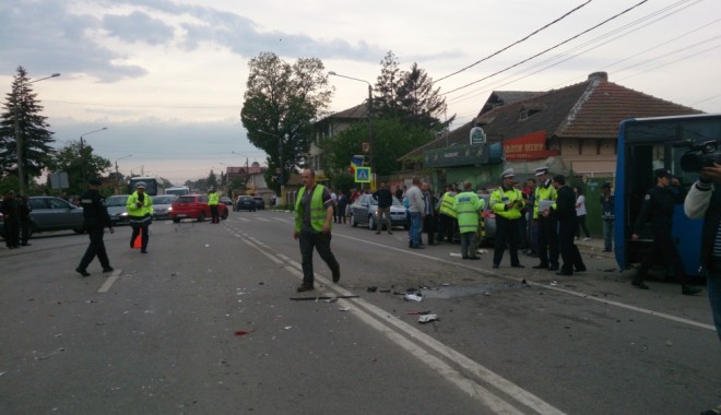 Iată cine a fost implicat în accidentul grav de la Valu - accident-1399971380.jpg