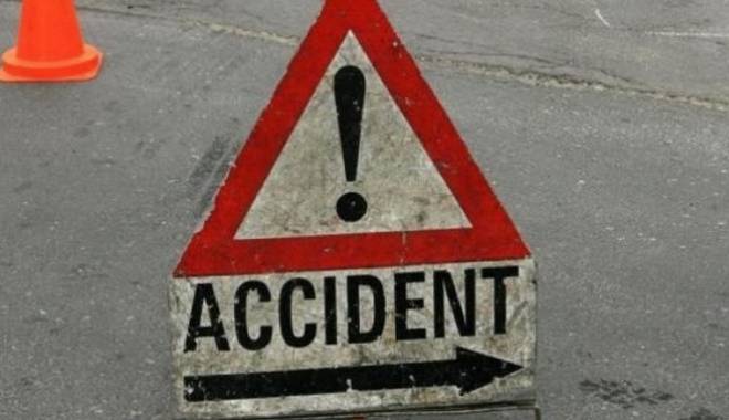 UPDATE - Mașină izbită în stâlpul de electricitate! O victimă - accident-1443349249.jpg