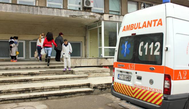 Accident provocat de o șoferiță neatentă - accident-1445187665.jpg