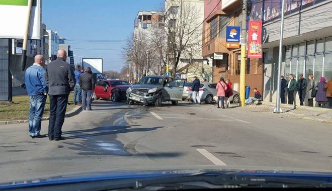 Accident rutier în Constanța! Două mașini distruse - accident-1454847607.jpg