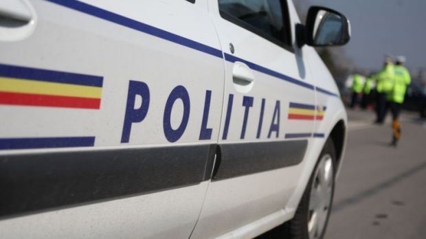 Un șofer constănțean beat a lovit doi stâlpi dintr-o lovitură - accident-1458723059.jpg