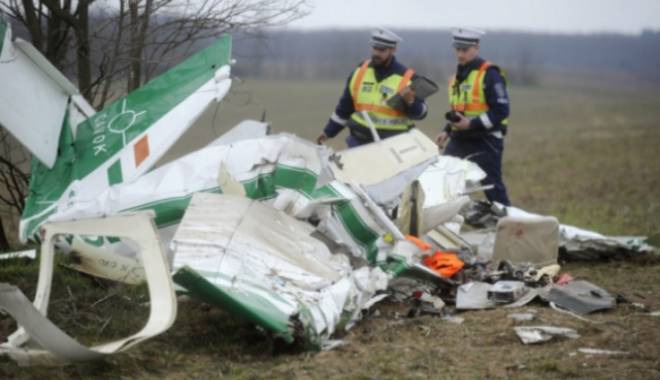 Un român a murit într-un accident aviatic în Ungaria - accident-1459148927.jpg