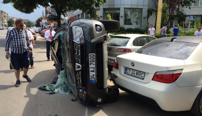 Accident cu victime în zona Dacia. Un turc a lovit trei mașini și apoi s-a răsturnat - accident-1467652777.jpg