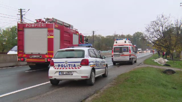 Accident în lanț! Un microbuz și două autoturisme, implicate - accident-1485592786.jpg