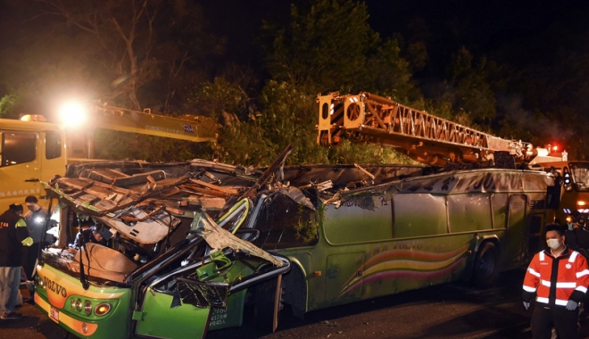 Accident cumplit, în Taiwan. Cel puțin 32 de morți - accident-1487080706.jpg