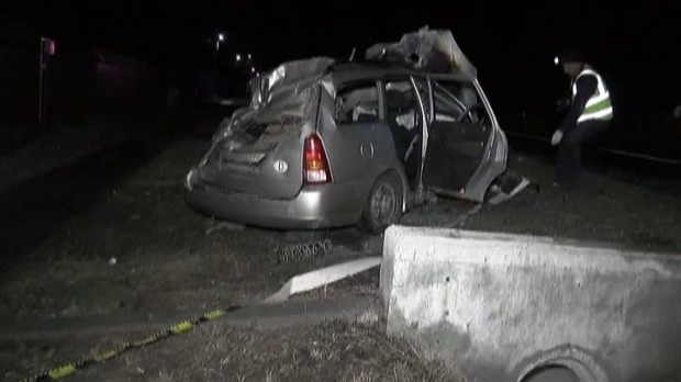 ACCIDENT MORTAL. O mașină s-a izbit de un pod și a luat foc - accident-1488463469.jpg