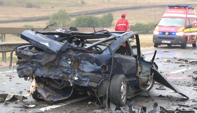 Accident cu doi morți, provocat de un tânăr de 19 ani. Impact cu o cisternă încărcată cu 10 tone de azot - accident-1498899679.jpg