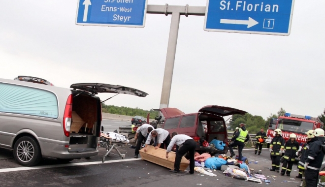 Cinci români au murit în Viena, într-un grav accident rutier - accident-1505051765.jpg