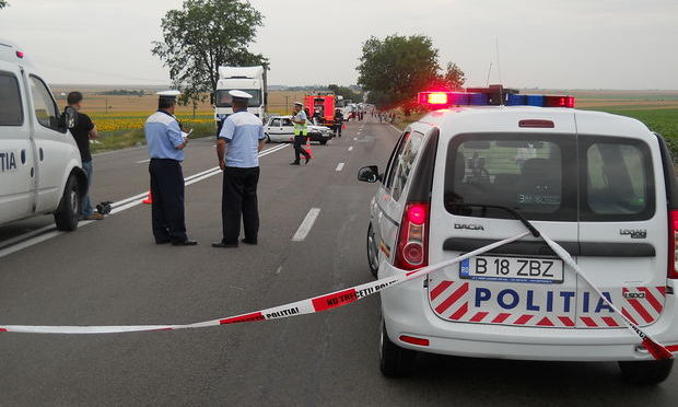 ACCIDENT CUMPLIT! Cinci persoane au murit, patru sunt rănite - accident-1508005482.jpg