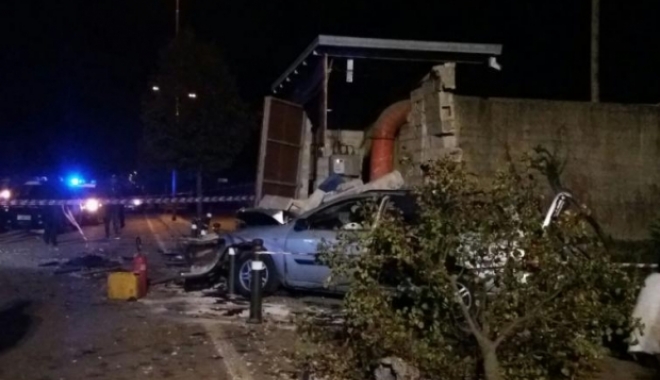 Doi adolescenți români, morți într-un accident rutier din Italia. Alti trei tineri sunt grav răniți - accident-1509614654.jpg