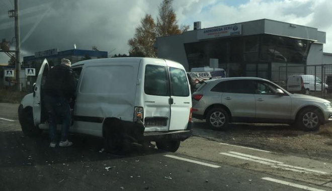 Atenție, șoferi! Accident rutier la ieșire din Constanța - accident-1510312556.jpg