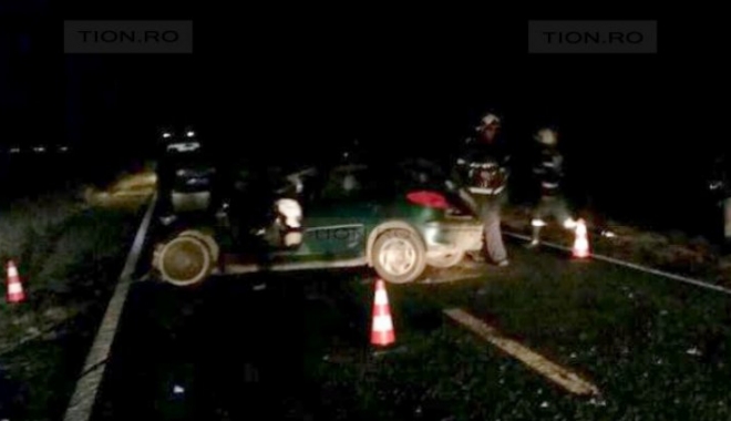 ACCIDENT CUMPLIT. DOUĂ PERSOANE AU RĂMAS ÎNCARCERATE - accident-1513020038.jpg