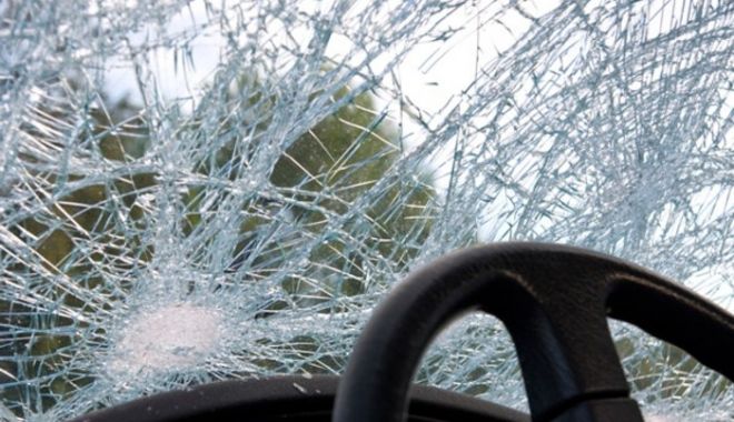 Accident în lanț pe autostrada. O fetiță de 10 ani, transportată de urgență la spital - accident-1573293791.jpg