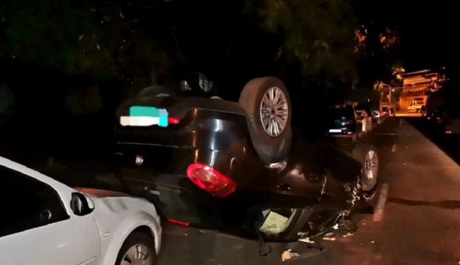 Un șofer beat a avariat 4 autoturisme parcate pe o stradă - accident-1630133199.jpg
