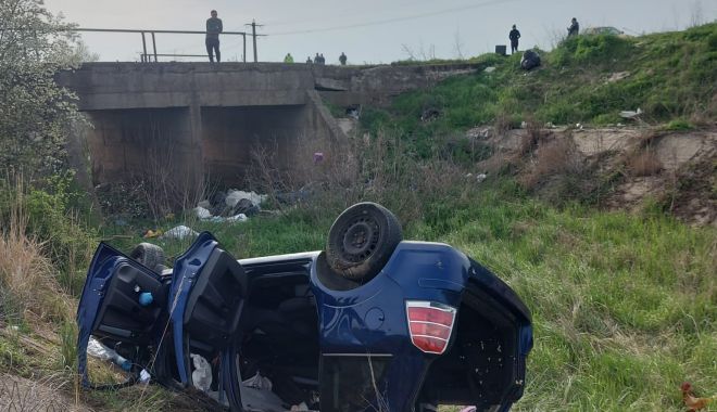 O mașină s-a răsturnat la Siliștea spre Cernavodă. Printre victime sunt și copii
