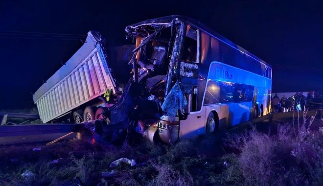 Plan roșu de intervenție! 22 de persoane au ajuns la spital în urma unui grav accident rutier