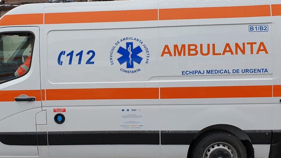 Accident rutier între două autoturisme pe A2. Cinci persoane implicate, un minor a ajuns la spital - accident-1725636899.jpg
