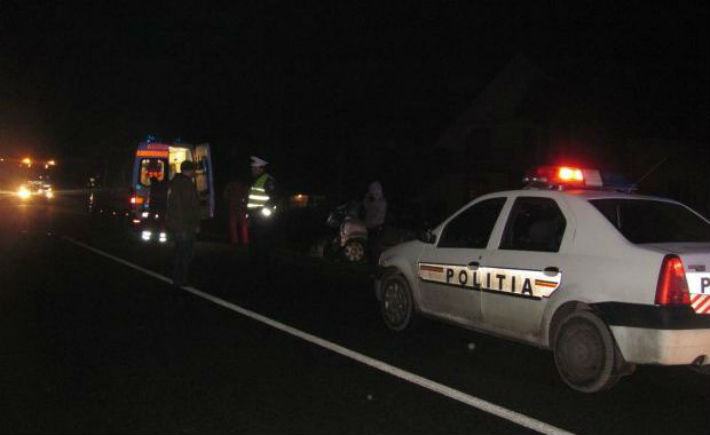 S-a urcat beat la volan şi a provocat un accident în urma căruia o tânără de 18 ani a fost rănită