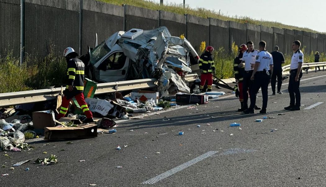 Un mort și un rănit, după ce o dubiță și un TIR s-au ciocnit - accident-1749105058.jpg
