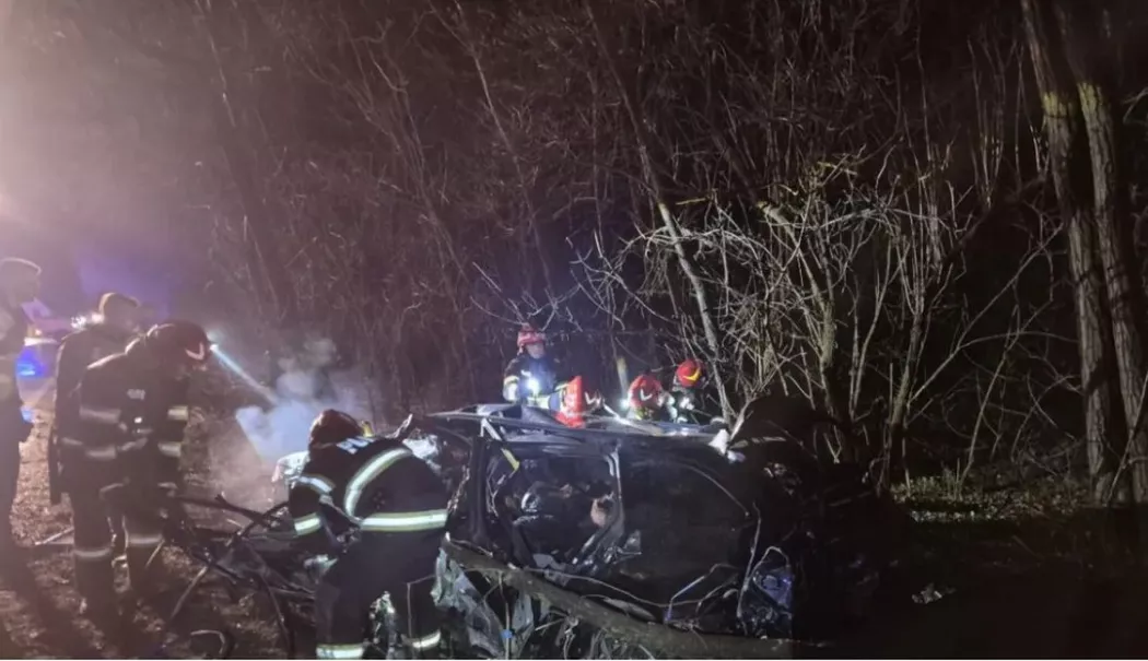 Impact frontal mortal. Patru morți, inclusiv o mamă care și-a protejat bebelușul - accident-1774537980.webp