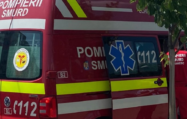 Un șofer de 82 de ani și-a pierdut viața după o coliziune violentă cu un camion