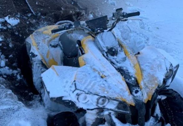 Plimbare de coșmar pe Transalpina. ATV făcut zob după impactul cu un copac