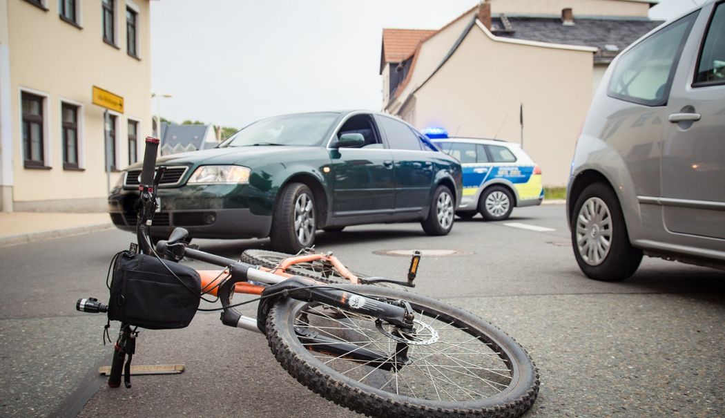 Un biciclist din Constanța a decedat în urma unui accident rutier - accident-biciclist-1715152417.jpg