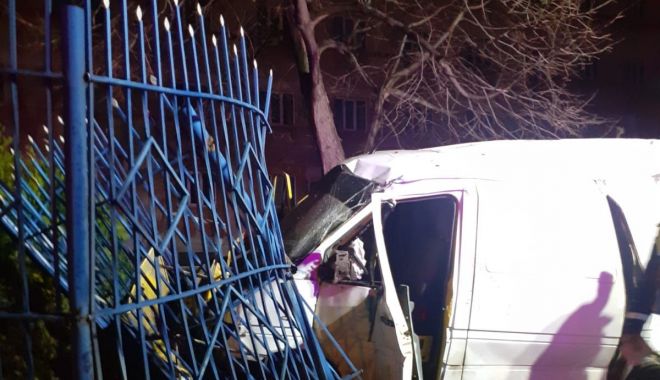 Accident rutier pe Bulevardul I.C. Brătianu. Trei bărbați au ajuns la spital