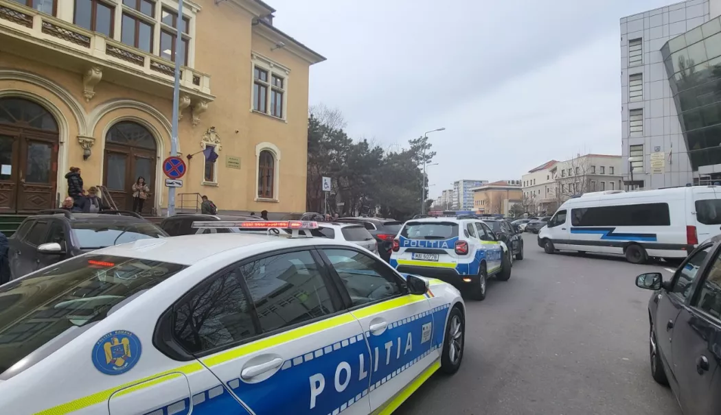Accident în lanț în Capitală. Trei mașini, un scuter și un troleibuz implicate - accident-bucuresti-1773474397.webp