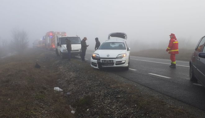 Accident rutier, în Mihai Viteazu. Două persoane au ajuns la spital - accident-bun-1702477739.jpg