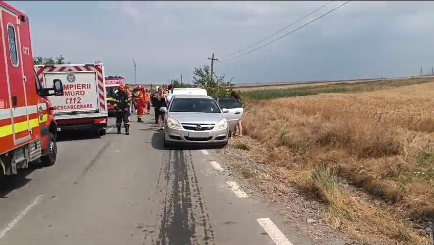 O mașină și un scuter s-au lovit, între localitățile Corbu și Săcele - accident-camp-1750329446.jpg