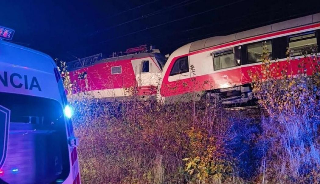 Accident feroviar în Slovacia. Zeci de pasageri au fost răniți