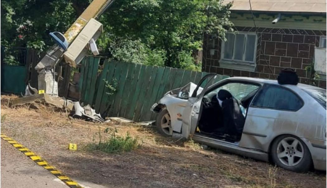 Accident mortal! Un bărbat beat şi fără permis şi-a ucis pasagera după ce s-a înfipt cu maşina într-un stâlp - accident-mortal-delta-dunarii-1716390539.jpg