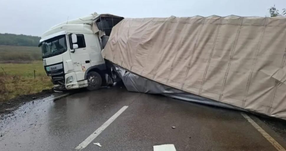 Un şofer român de TIR a aflat din presă că a murit într-un accident: 