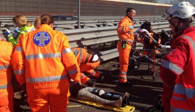 Mort într-un accident rutier! Logodnica sa, însărcinată, grav rănită - accident07725600-1446797328.jpg