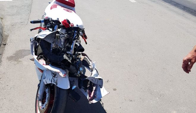 Accident rutier în Medgidia! Un motociclist a fost rănit - accident1-1590915773.jpg