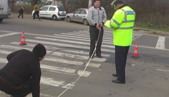 Tânăra accidentată de ambasadorul rus, pe trecerea de pietoni, rămâne internată la TERAPIE INTENSIVĂ! - accident13171522871350286599-1352274788.jpg