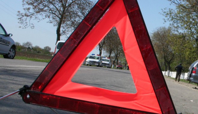 Accident rutier în Constanța. S-a izbit cu mașina în stâlp - accident1402651428-1402907136.jpg