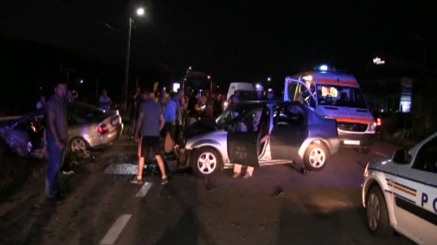 ACCIDENT RUTIER GRAV. ȘAPTE VICTIME, TREI MAȘINI FĂCUTE PRAF - accident14081200-1473921071.jpg