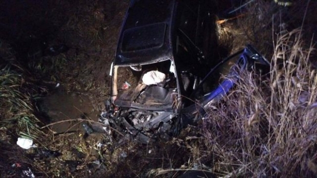 TRAGEDIE RUTIERĂ. TREI OAMENI MORȚI PE LOC,  ALȚI DOI ÎN STARE GRAVĂ - accident16885200-1489913674.jpg