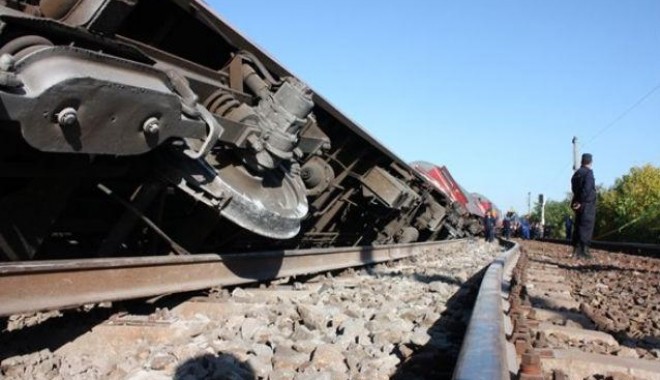 Grav accident feroviar în Bistrița-Năsăud. 14 persoane au fost rănite - accident2-1381907490.jpg