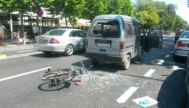 ACCIDENT RUTIER GRAV. Biciclist rănit pe bulevardul Tomis - accident2-1465386514.jpg